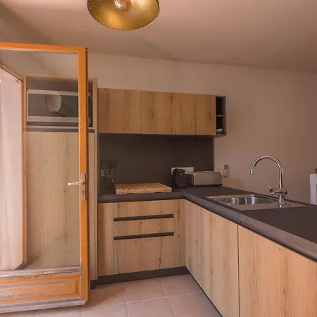 Maison Mitoyenne Vue Wifi Proche L'ile Rousse Belgodère