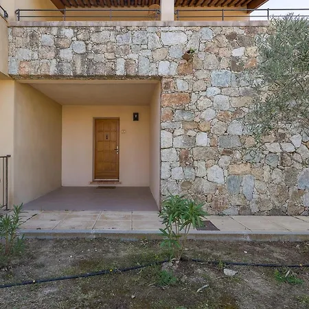 Maison Mitoyenne Vue Wifi Proche L'ile Rousse * Belgodere (Corsica)