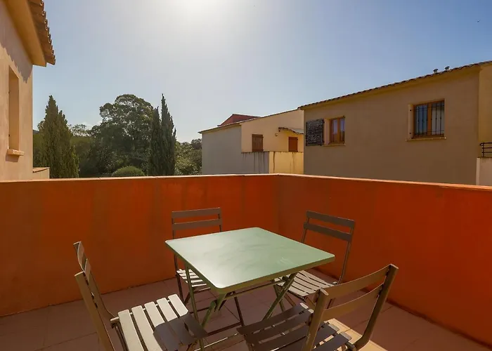 Maison Mitoyenne Vue Wifi Proche L'ile Rousse 公寓