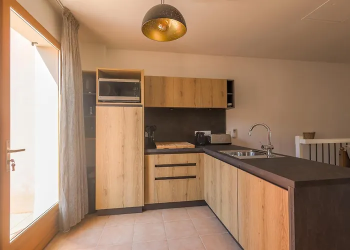 Appartement Maison Mitoyenne Vue Wifi Proche L'ile Rousse Belgodère