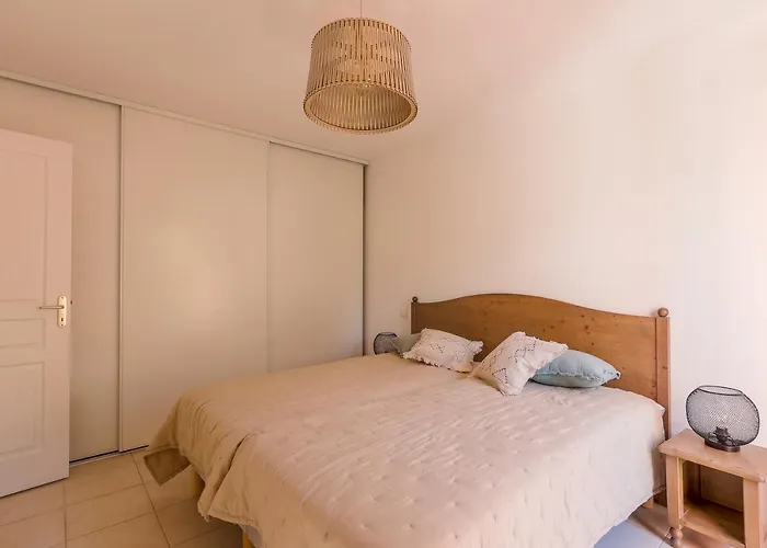 Maison Mitoyenne Vue Wifi Proche L'ile Rousse Belgodère